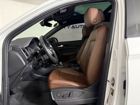 Used 2018 Audi Q5 Premium w/ Convenience Package image 13