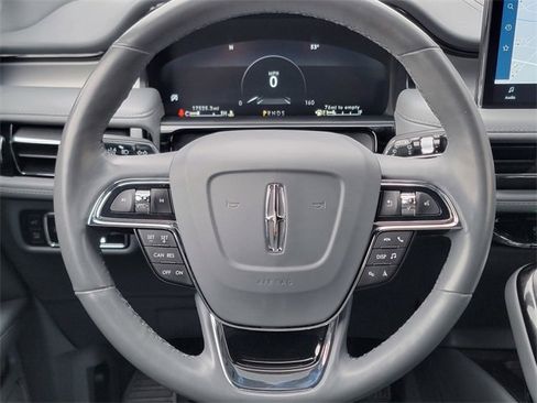 Certified 2023 Lincoln Nautilus Reserve image 32