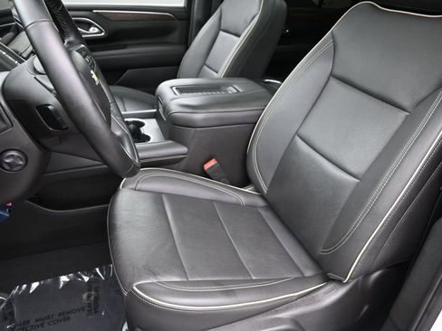 Used 2024 Chevrolet Tahoe Premier AWD/4WD image 13