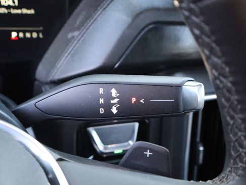 Used 2025 GMC Yukon Denali w/ Sun & Power Step Package image 33