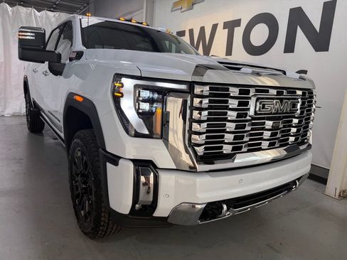 New 2026 GMC Sierra 2500 Denali w/ Denali Reserve Package AWD/4WD image 42