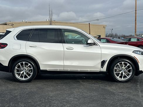 Used 2024 BMW X5 xDrive40i image 3