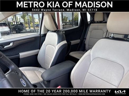 Used 2020 Ford Escape Titanium AWD/4WD image 16