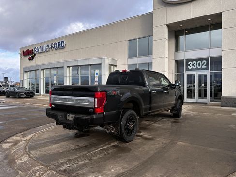 Used 2022 Ford F350 Platinum image 2