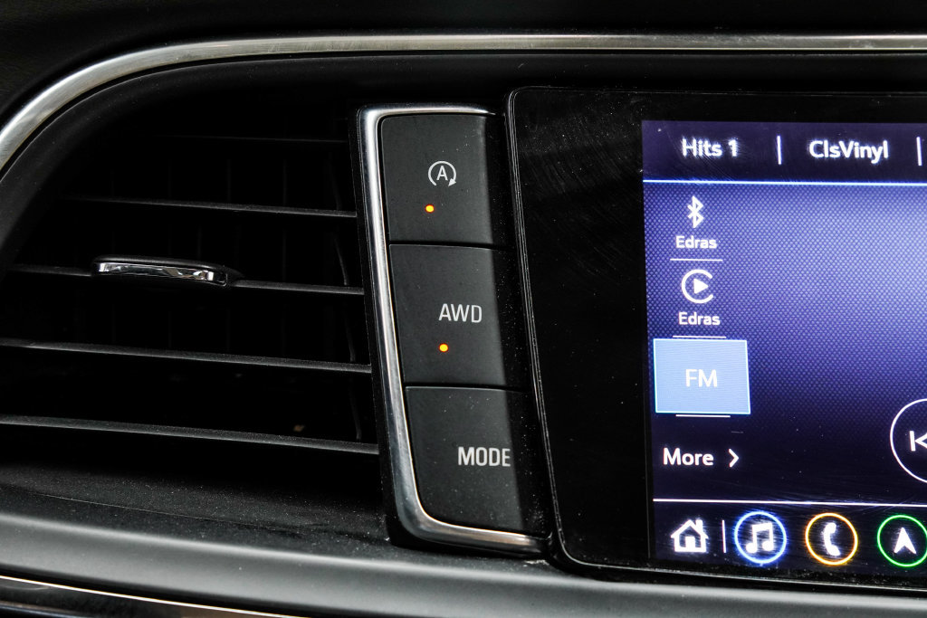 Used 2023 Buick Enclave Avenir w/ Avenir Technology Package AWD/4WD image 38