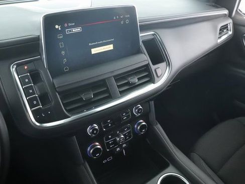 Used 2024 GMC Yukon SLE image 25