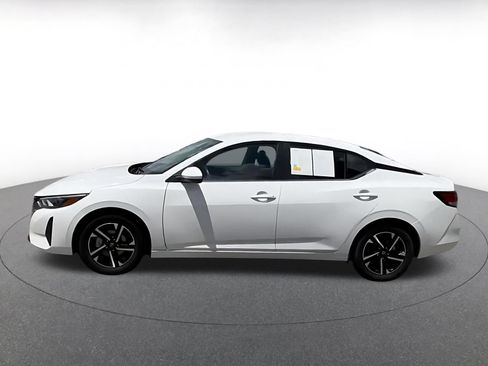 Used 2025 Nissan Sentra SV FWD image 8