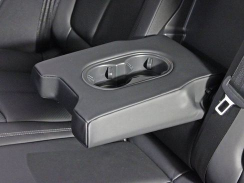 Certified 2025 Porsche Macan Turbo image 35