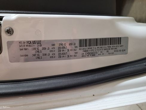 Used 2020 Dodge Grand Caravan SXT w/ Driver Convenience Group image 33