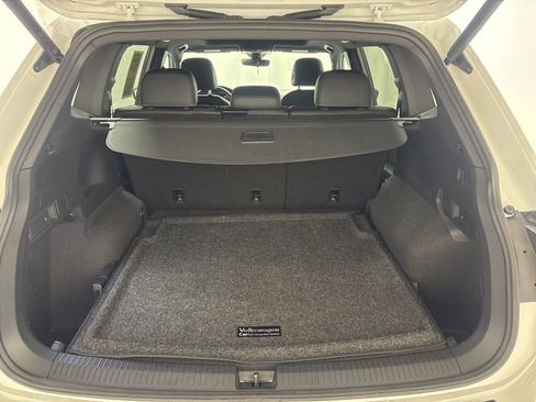 Used 2024 Volkswagen Tiguan SE R-Line image 8