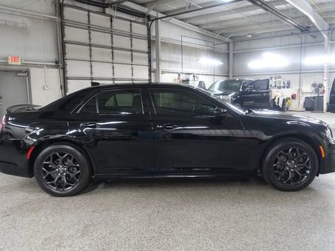 Used 2019 Chrysler 300 S w/ S Model Appearance Package image 8