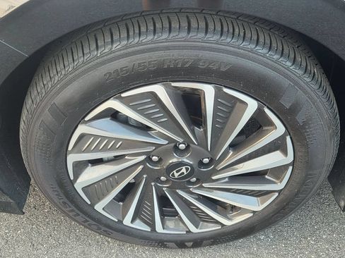 Used 2025 Hyundai Sonata Limited FWD image 11
