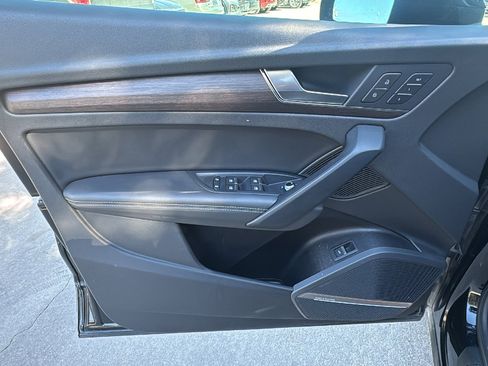 Used 2022 Audi Q5 2.0T Prestige w/ Prestige Package image 12