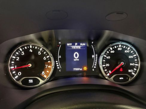 Used 2020 Jeep Renegade Sport image 26