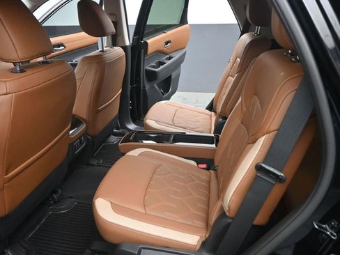 New 2026 Nissan Pathfinder Platinum AWD/4WD image 17