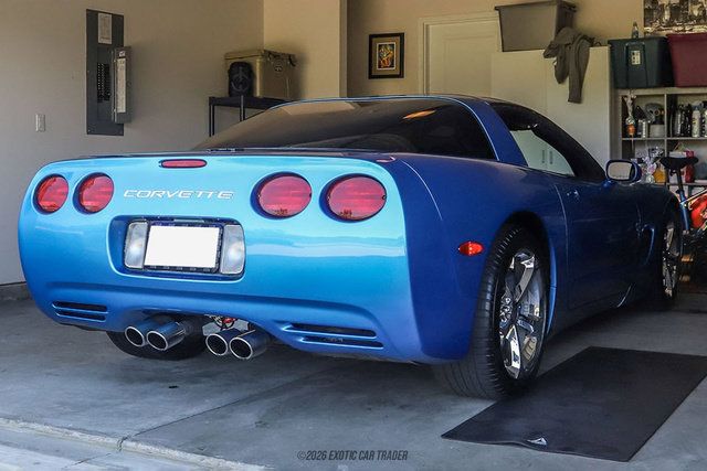 Used 1998 Chevrolet Corvette Coupe w/ Roof Pkg RWD image 25