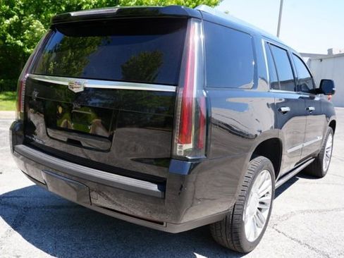 Used 2017 Cadillac Escalade Platinum AWD/4WD image 3