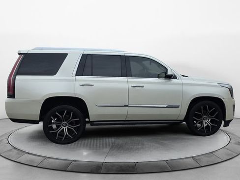 Used 2015 Cadillac Escalade Platinum image 6