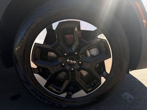 Used 2024 Kia Sorento S image 14