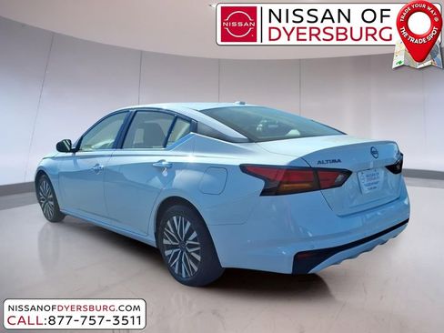 Used 2025 Nissan Altima 2.5 SV image 5