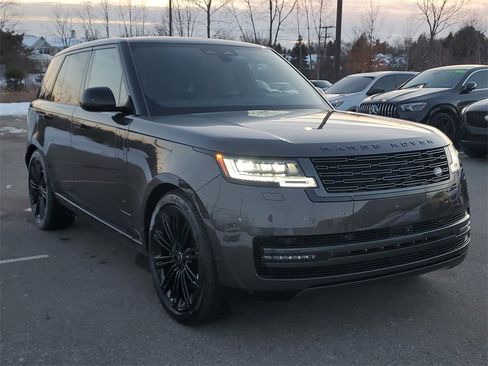 New 2025 Land Rover Range Rover SE image 4
