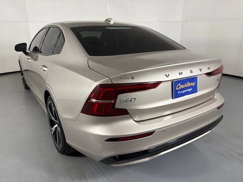 Used 2024 Volvo S60 B5 Core FWD image 6