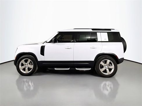 Used 2023 Land Rover Defender 110 SE image 8