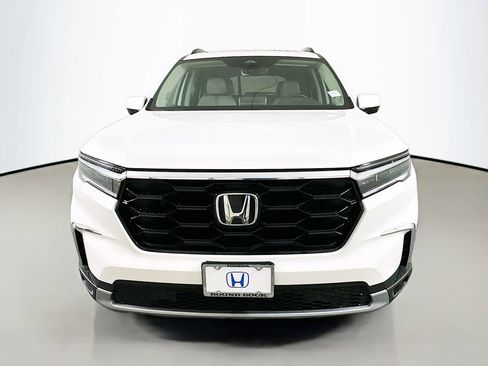 Certified 2024 Honda Pilot Touring image 2
