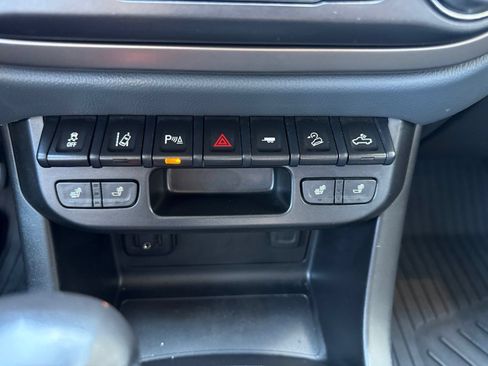 Used 2022 Chevrolet Colorado Z71 w/ Safety Package AWD/4WD image 25