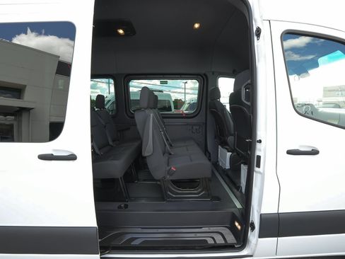 Used 2025 Mercedes-Benz Sprinter 2500 image 45