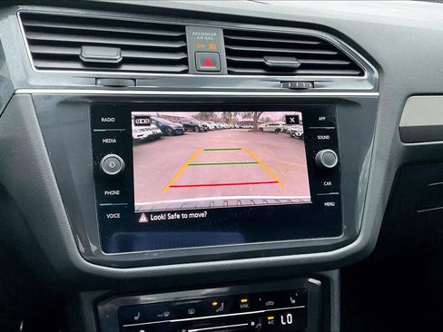 Used 2022 Volkswagen Tiguan SE R-Line image 27