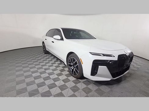Used 2023 BMW 740i w/ Parking Assistance Package RWD image 53