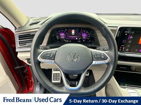 Used 2024 Volkswagen Atlas SEL Premium R-Line image 11
