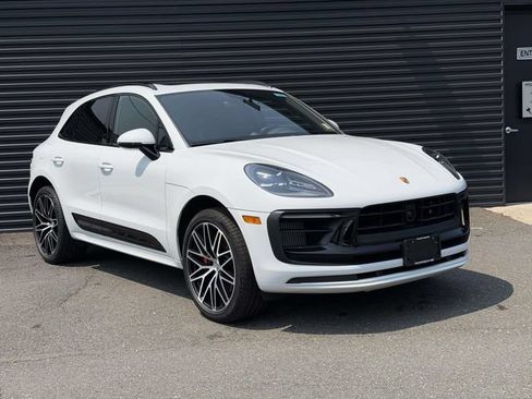 Certified 2023 Porsche Macan S AWD/4WD image 10