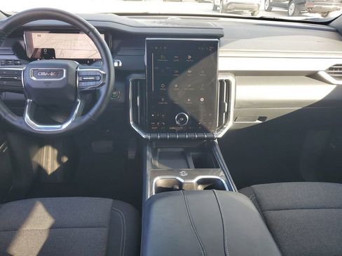 Used 2025 GMC Acadia Elevation image 10