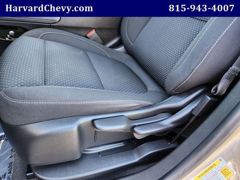 Used 2023 GMC Acadia SLE image 25