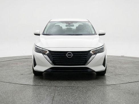 Used 2025 Nissan Sentra SV image 2