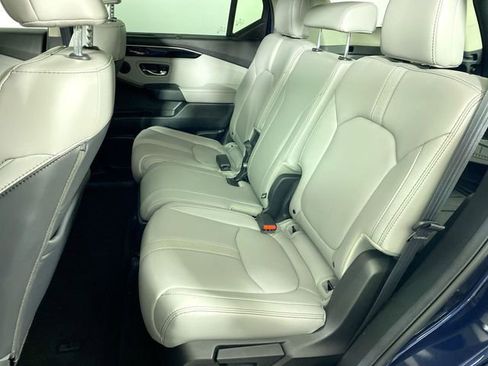 Used 2025 Honda Pilot Touring image 23