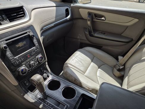 Used 2017 Chevrolet Traverse Premier FWD image 9