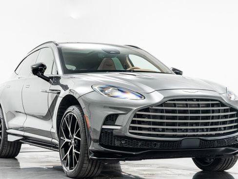 Used 2025 Aston Martin DBX 707 AWD/4WD image 3