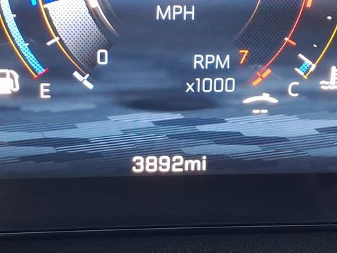 Used 2026 Chevrolet Traverse LT w/ Driver Confidence Package image 14