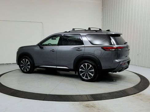 New 2026 Nissan Pathfinder Platinum FWD image 5