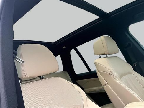 Used 2022 BMW X5 sDrive40i w/ Luxury Seating Package RWD image 14