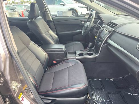 Used 2017 Toyota Camry SE FWD image 44