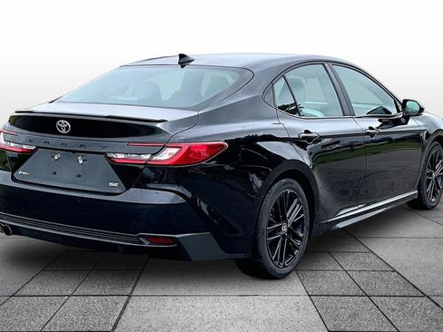 Used 2025 Toyota Camry SE FWD image 11