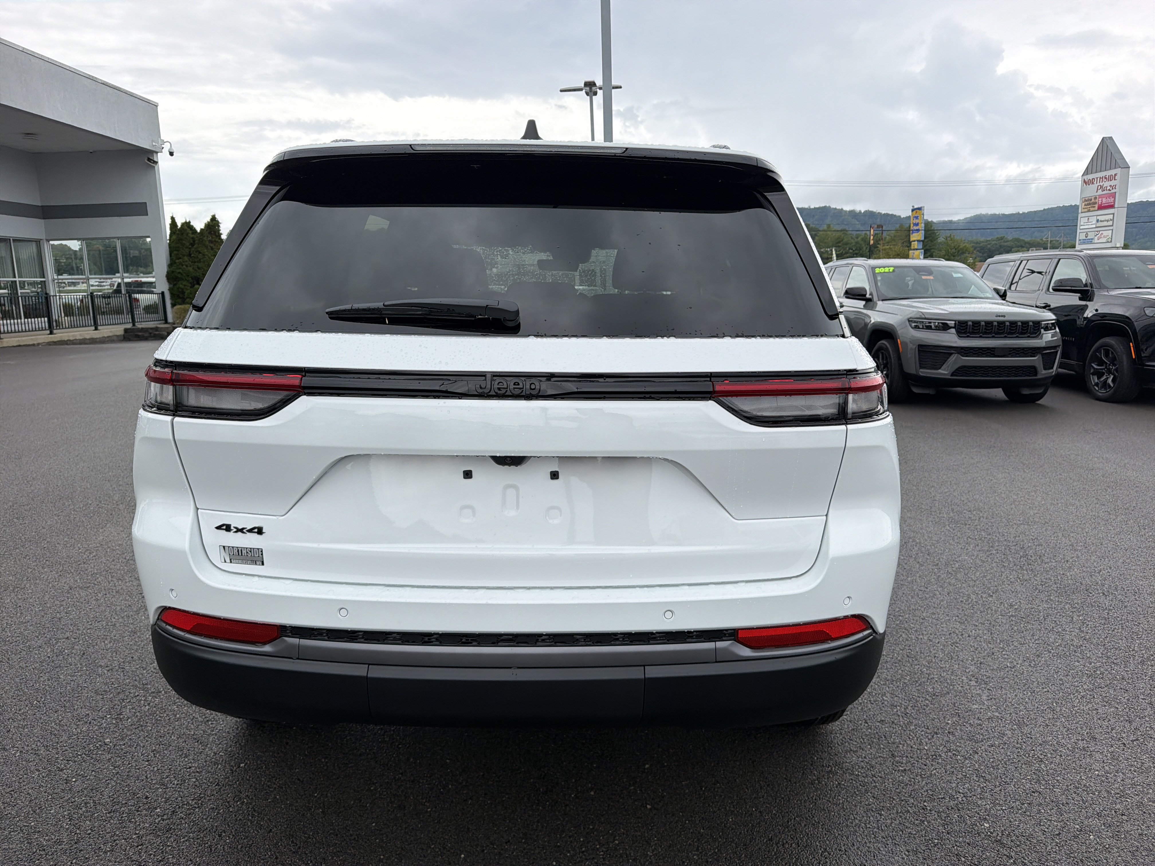 New 2027 Jeep Grand Cherokee 4WD image 7