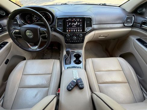 Used 2019 Jeep Grand Cherokee Overland AWD/4WD image 30