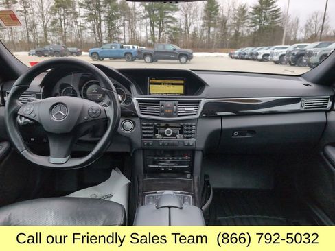 Used 2011 Mercedes-Benz E 550 4MATIC Sedan image 13