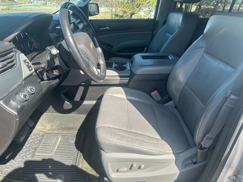 Used 2015 Chevrolet Suburban LT image 29