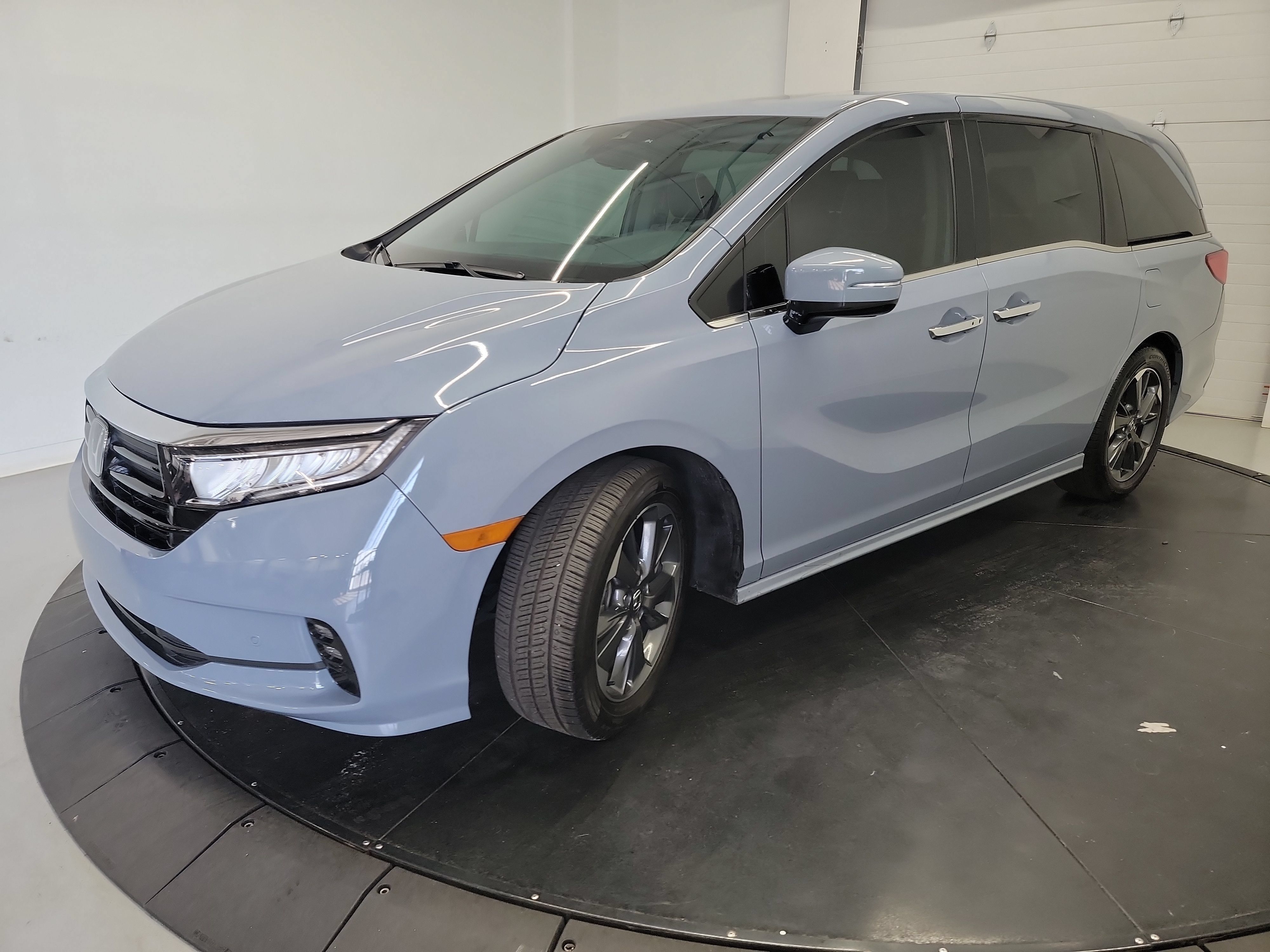 Certified 2023 Honda Odyssey Elite image 3